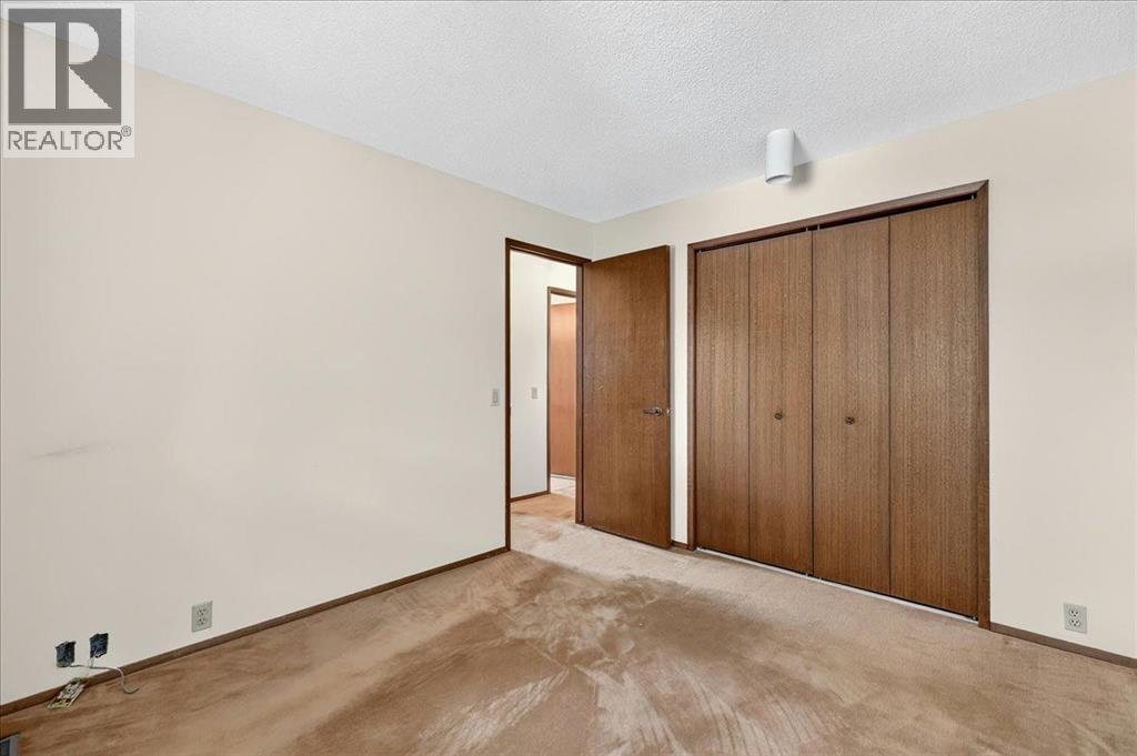 212 Stravanan Bay SW - 31