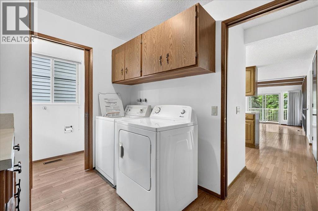 212 Stravanan Bay SW - 23