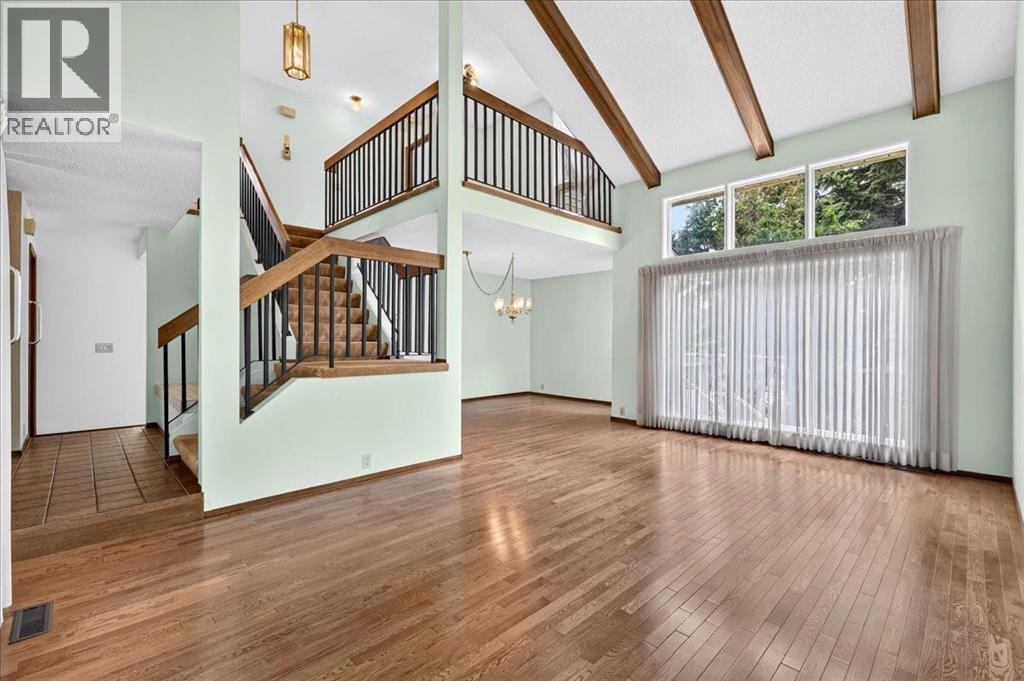 212 Stravanan Bay SW - 11