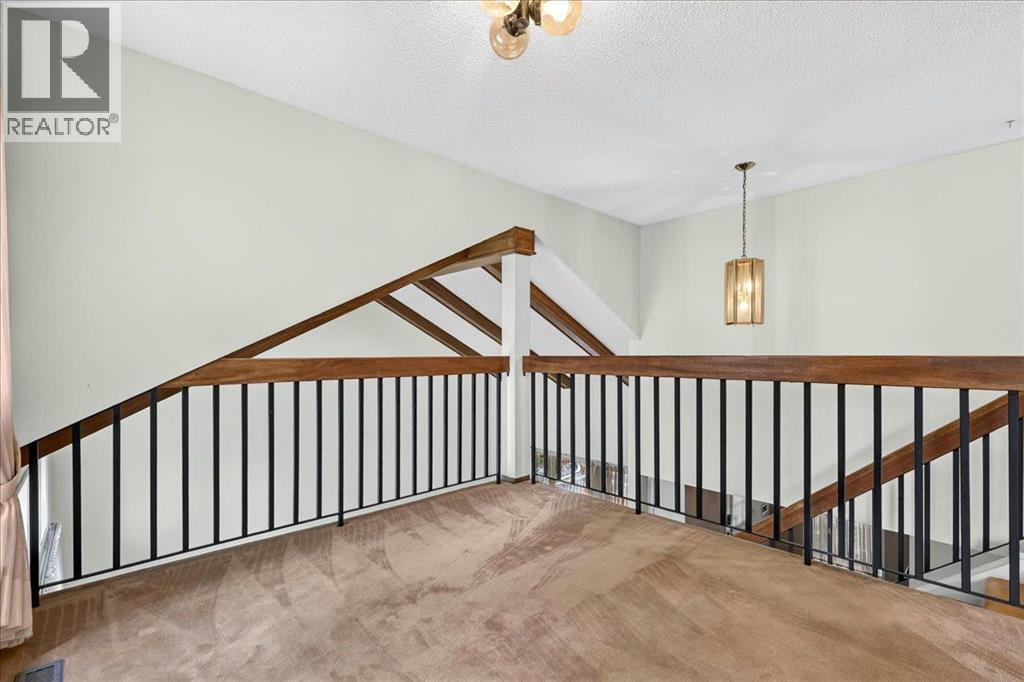 212 Stravanan Bay SW - 27