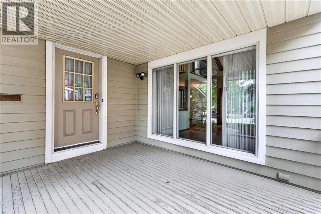 212 Stravanan Bay SW - 6
