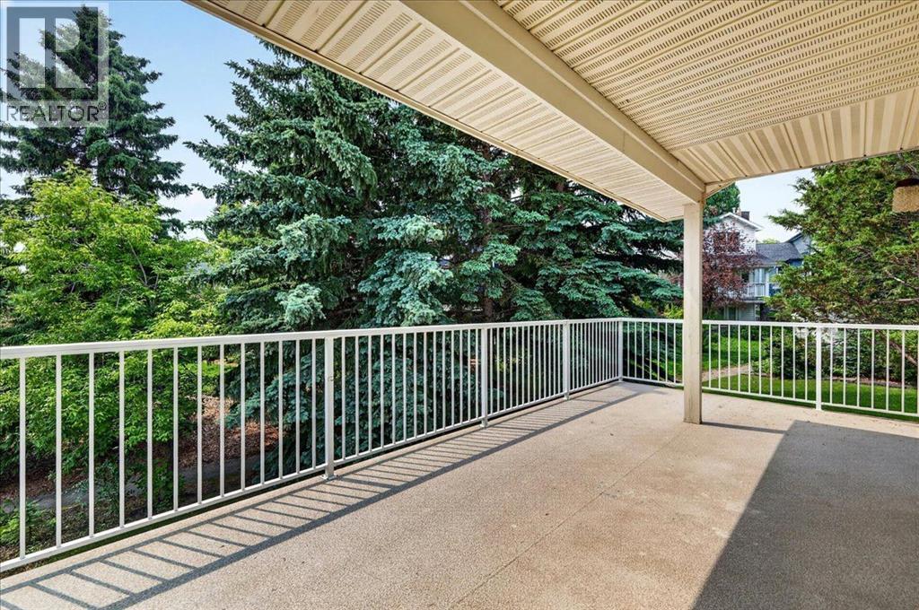 212 Stravanan Bay SW - 43
