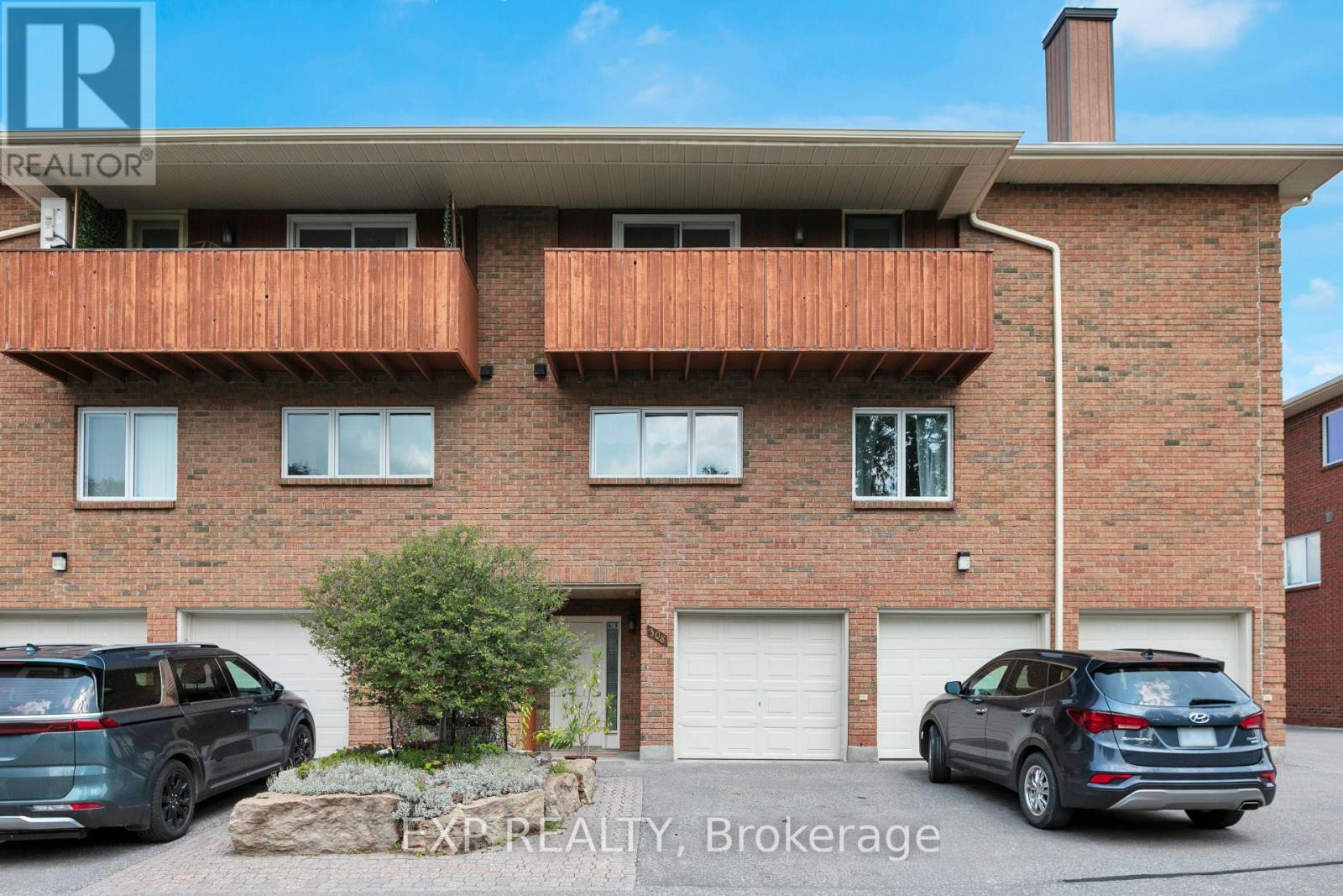 #24 308 STRATAS COURT - 1