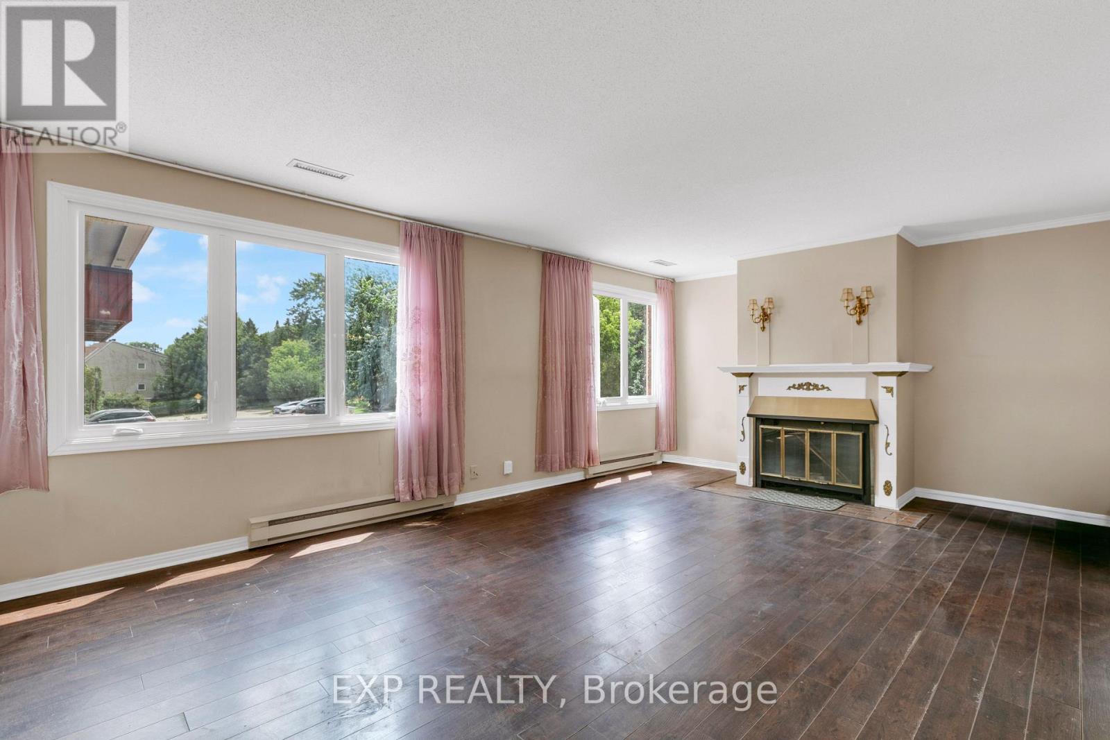 #24 308 STRATAS COURT - 12