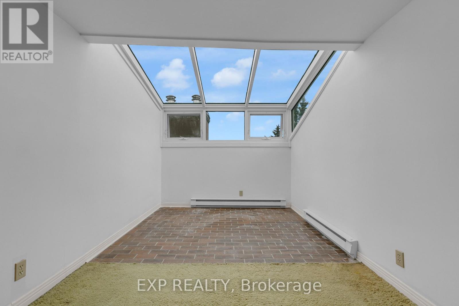 #24 308 STRATAS COURT - 18
