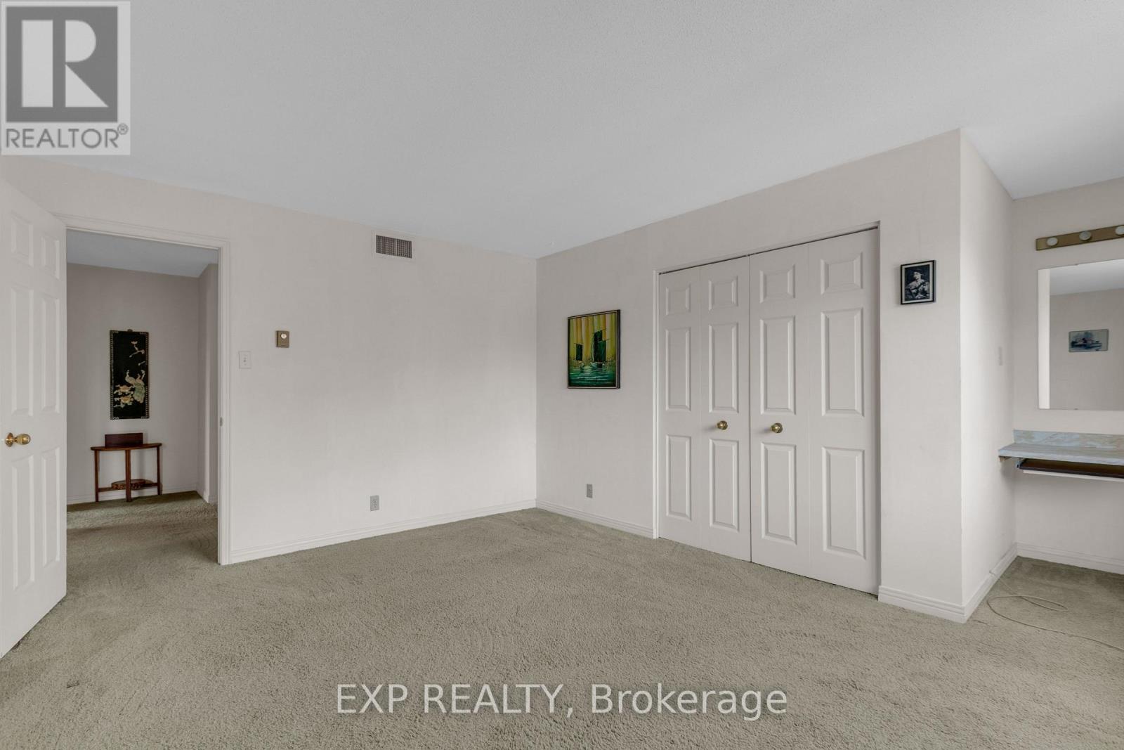 #24 308 STRATAS COURT - 22