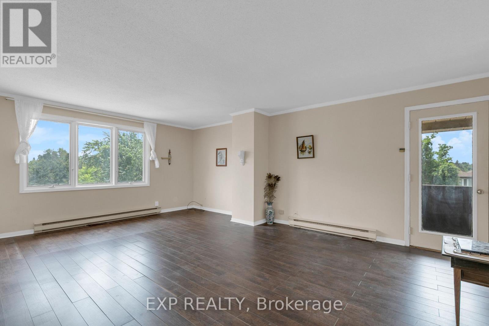 #24 308 STRATAS COURT - 23