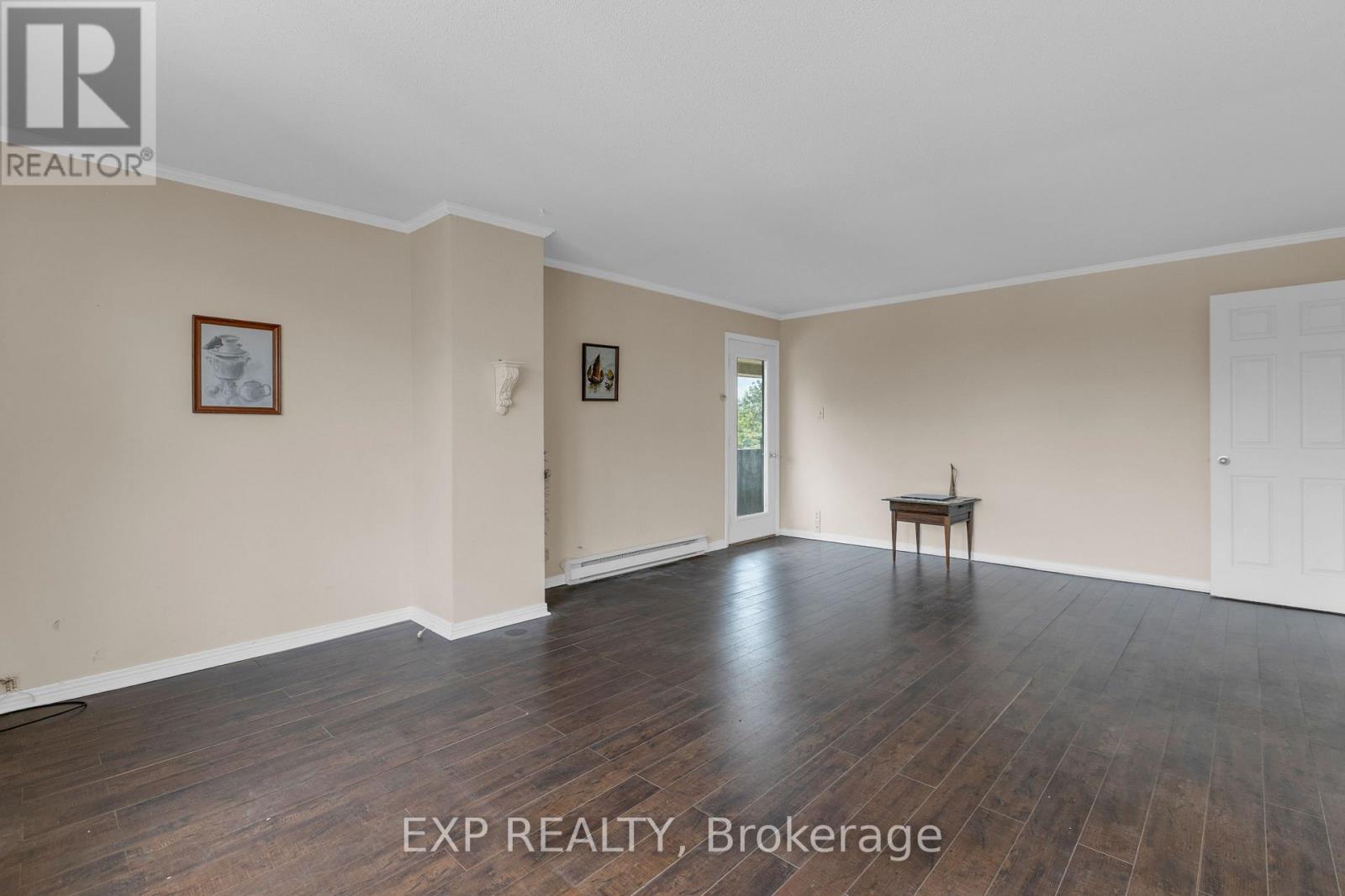 #24 308 STRATAS COURT - 24