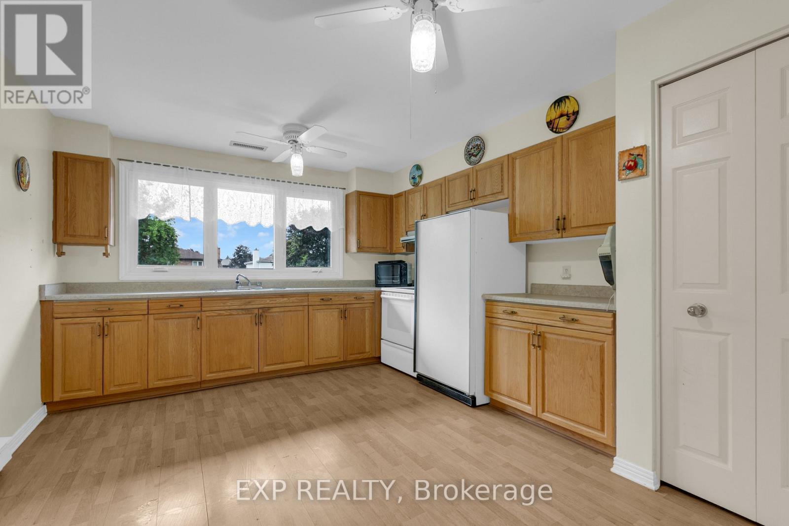 #24 308 STRATAS COURT - 7