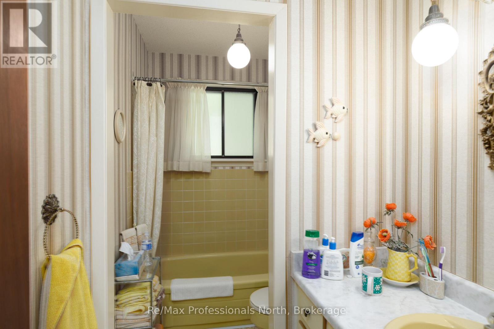 673 PENINSULA ROAD W - 22