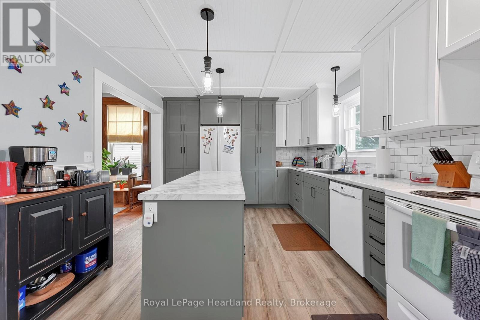 14 ELGIN AVENUE E - 14