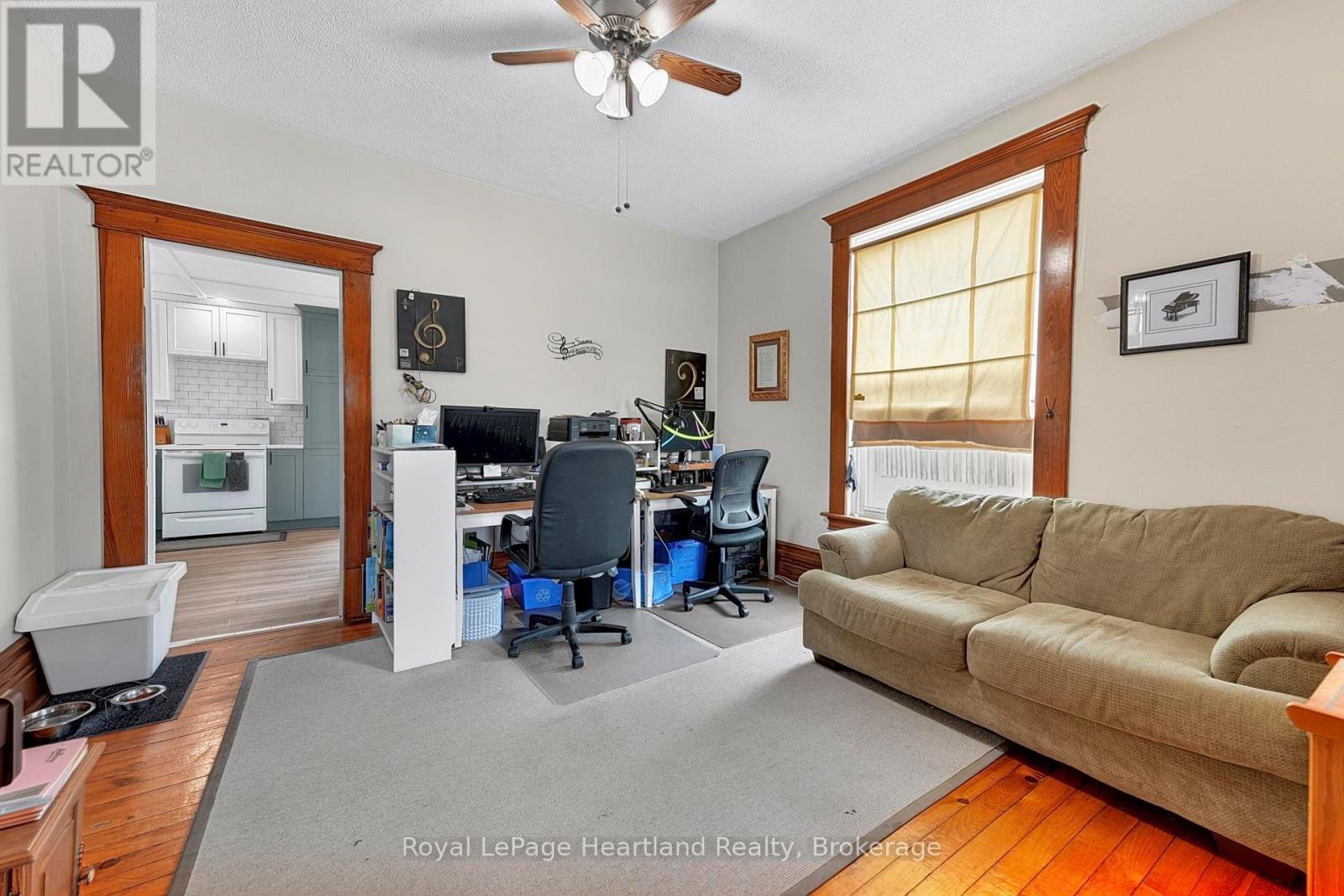 14 ELGIN AVENUE E - 18