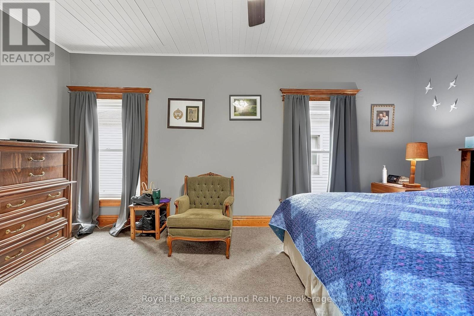14 ELGIN AVENUE E - 27