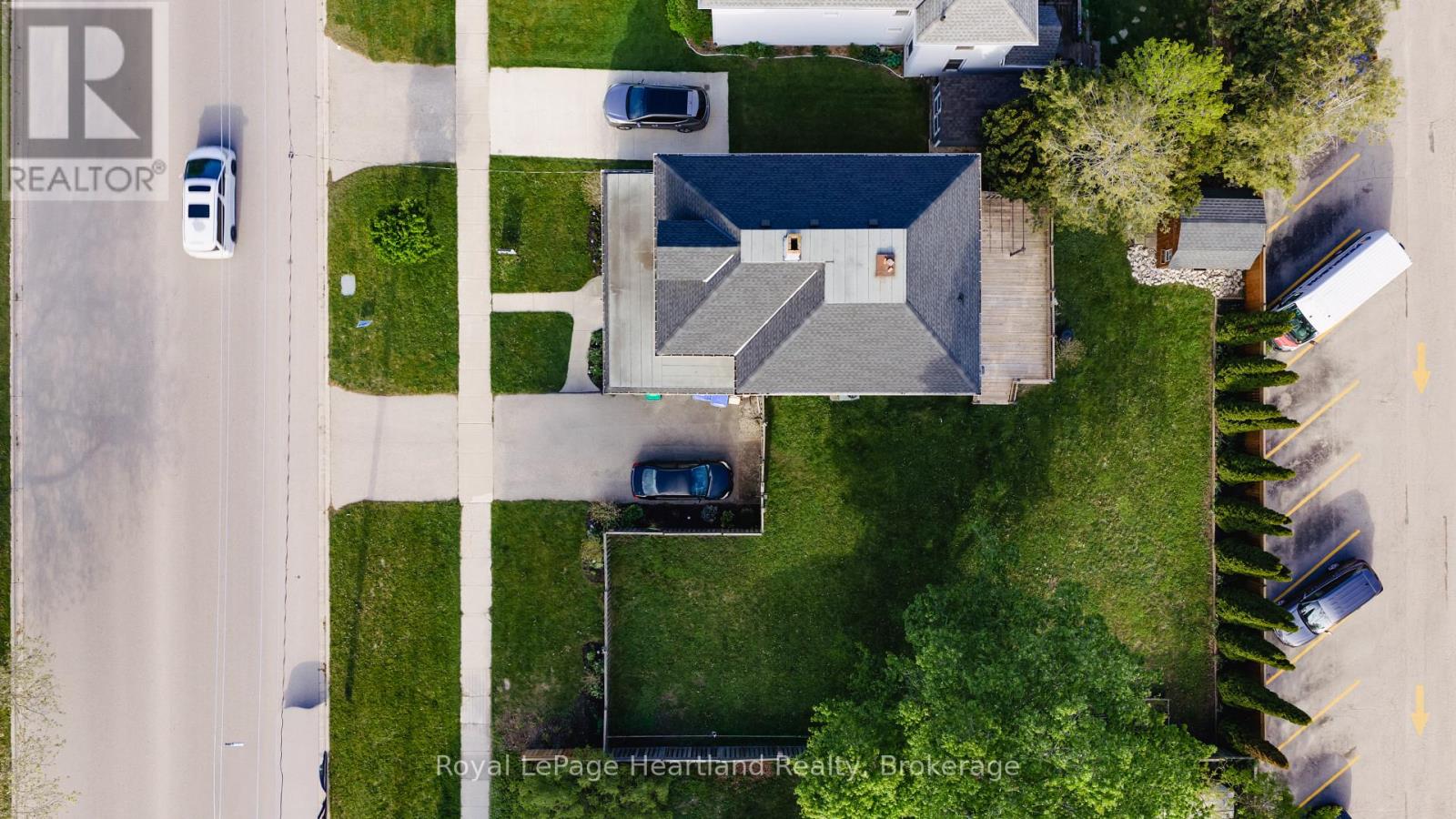 14 ELGIN AVENUE E - 3