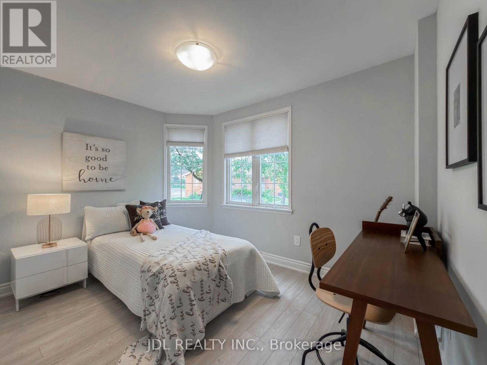 #C17 108 FINCH AVENUE W - 29