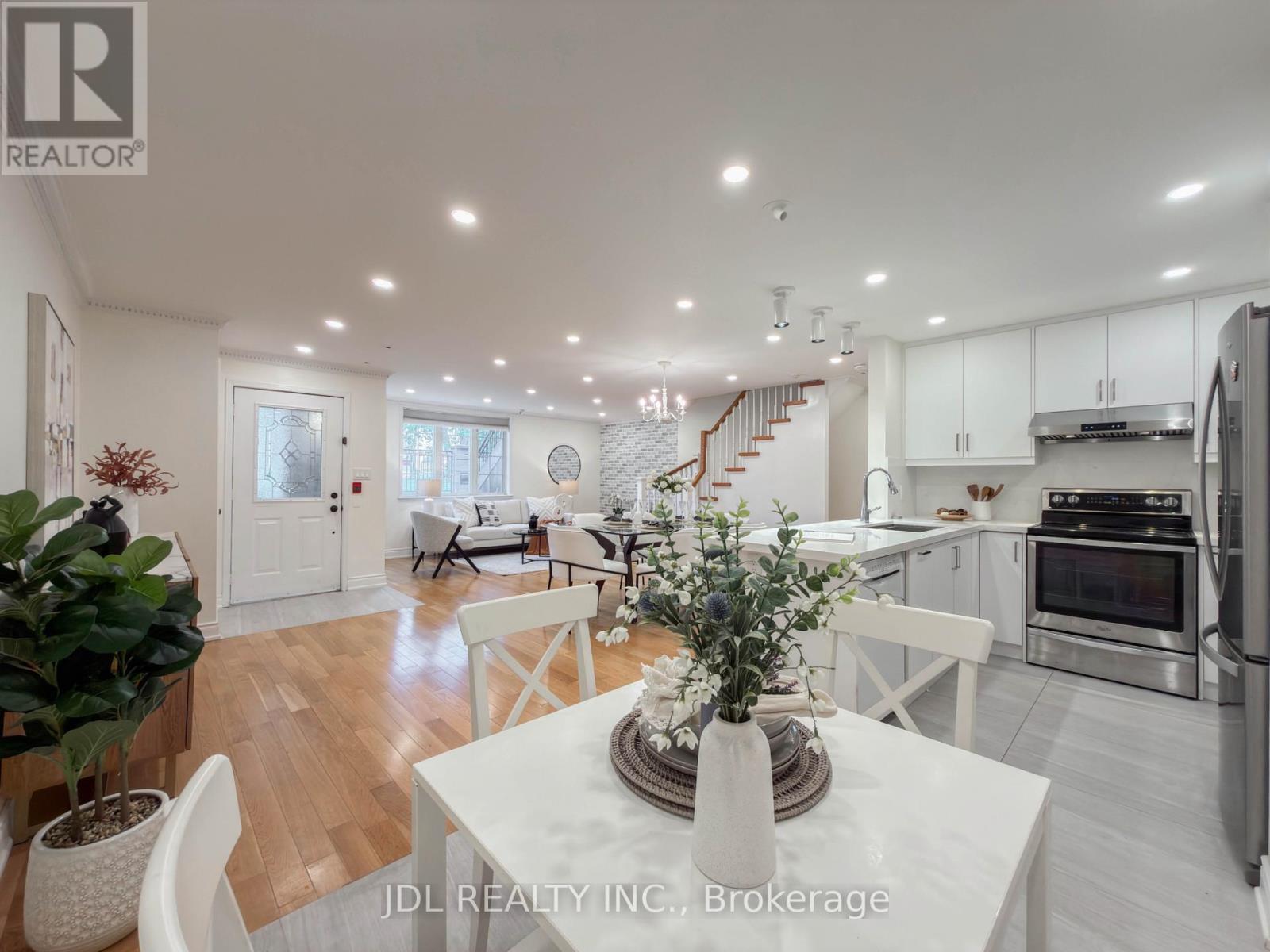 #C17 108 FINCH AVENUE W - 5