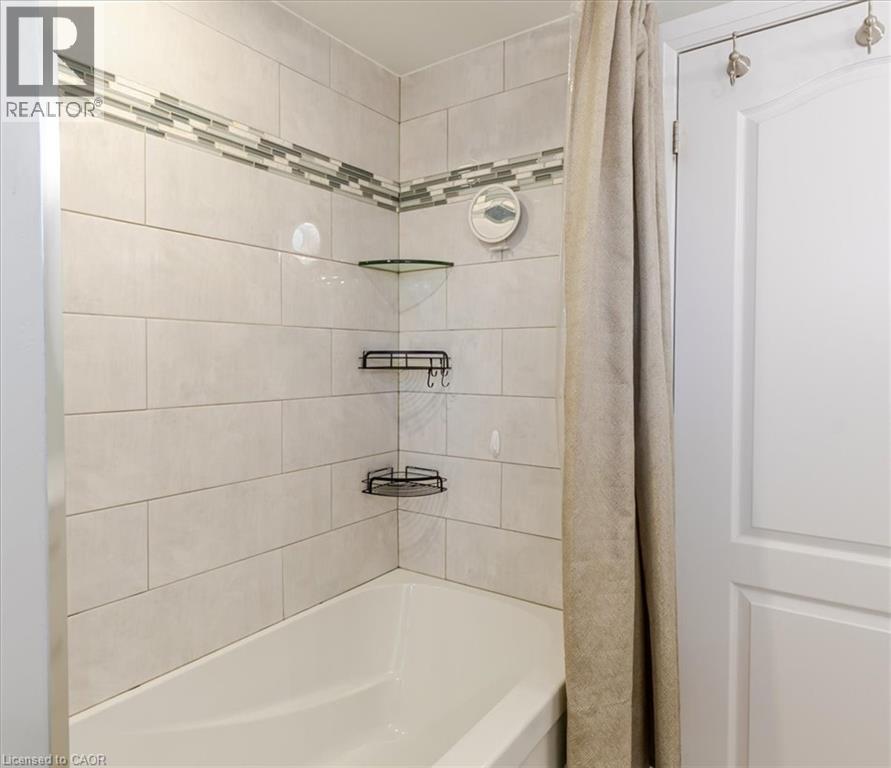 74 GREENINGDON Drive - Image 32