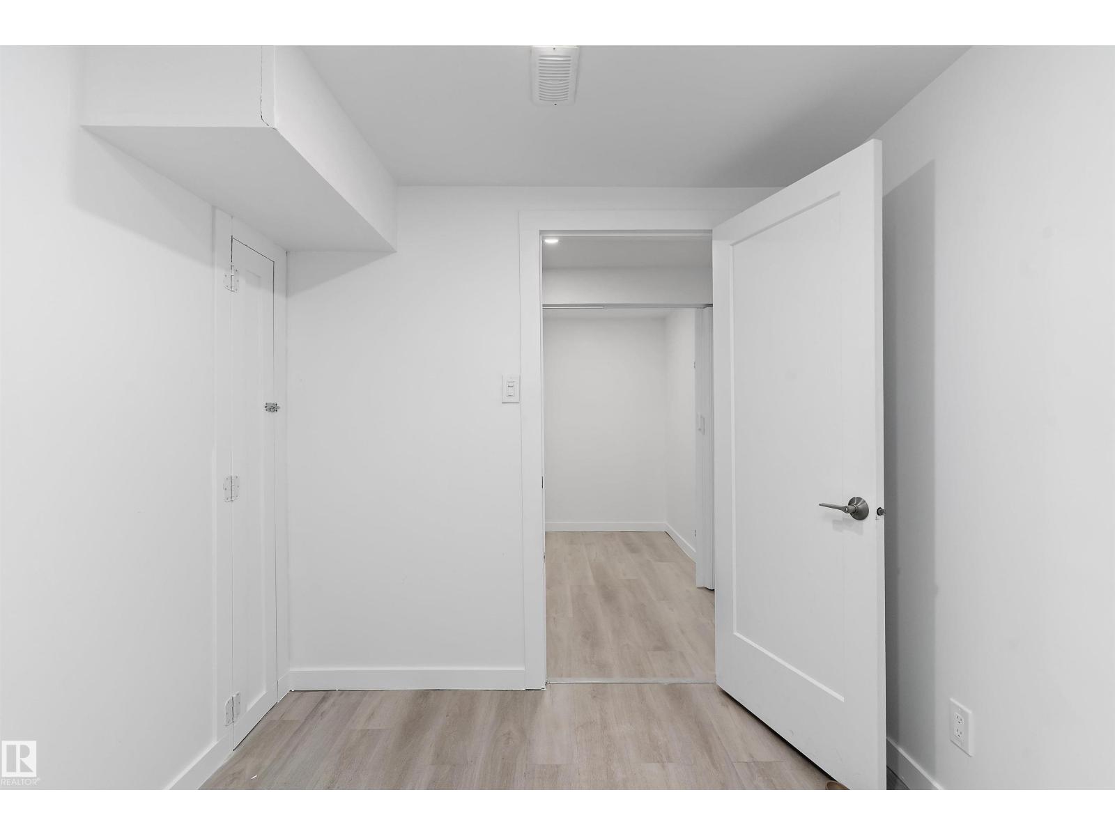 5 MCLEOD PL NW - 30