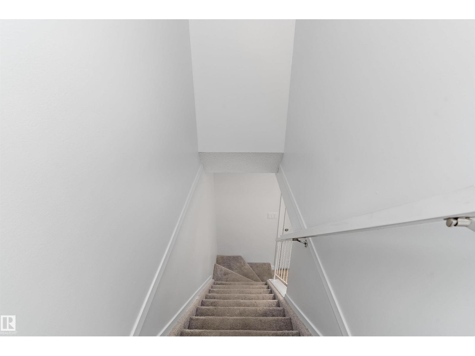 5 MCLEOD PL NW - 15