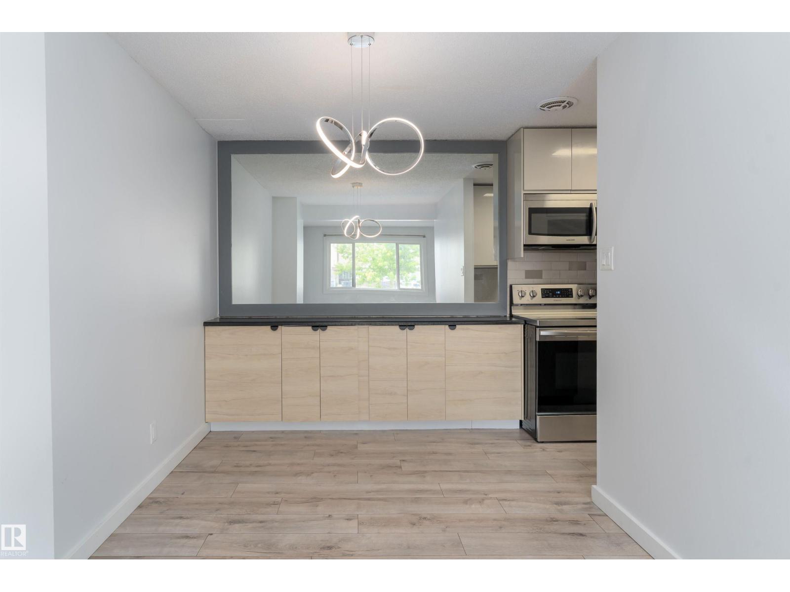 5 MCLEOD PL NW - 9