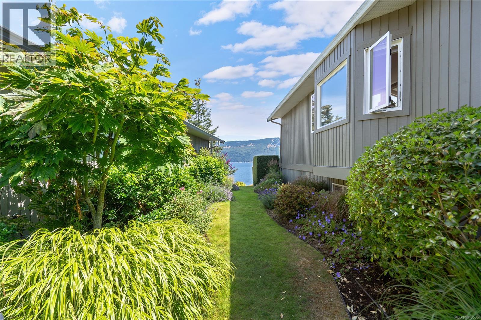 209 Marine Dr - 33