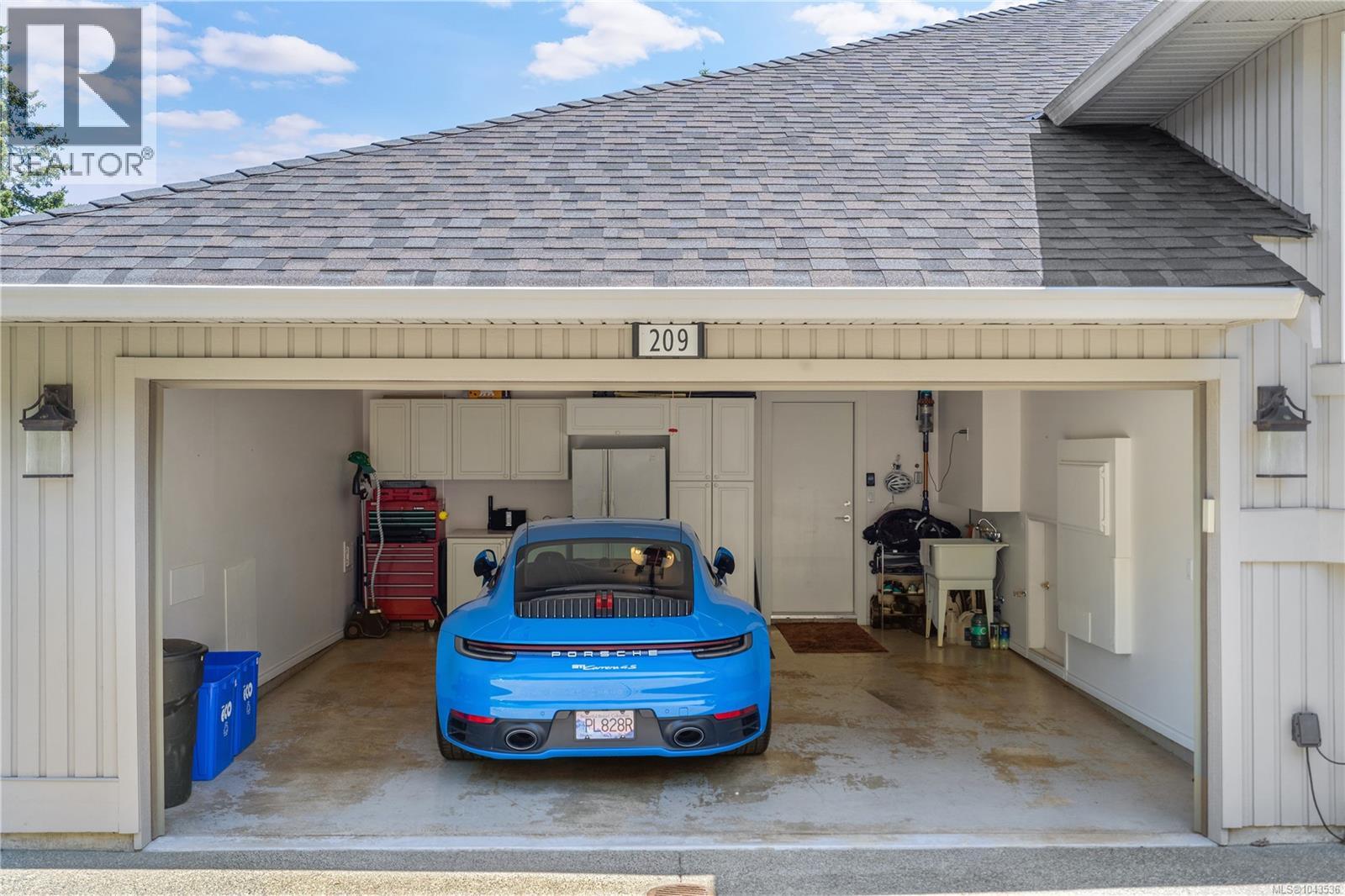 209 Marine Dr - 37