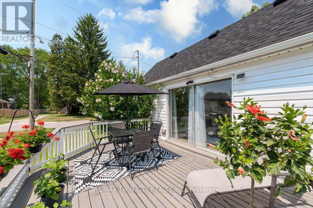 461 SELKIRK STREET - 19