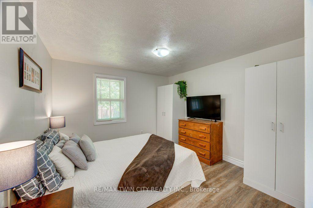 461 SELKIRK STREET - 24