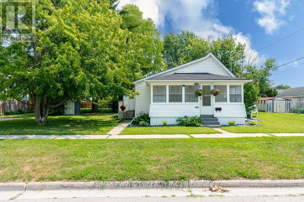 461 SELKIRK STREET - 3