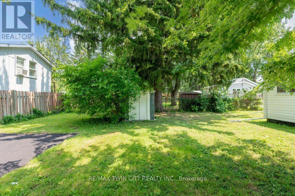 461 SELKIRK STREET - 9