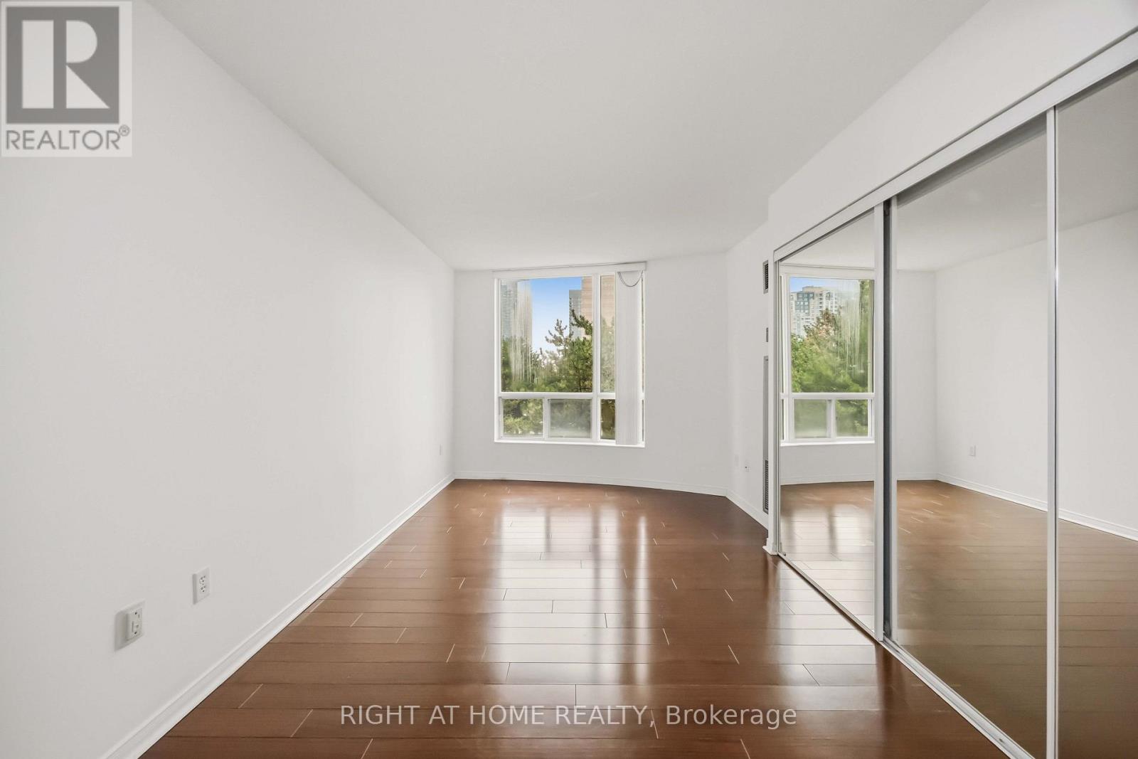 #408 8 PEMBERTON AVENUE - Image 19