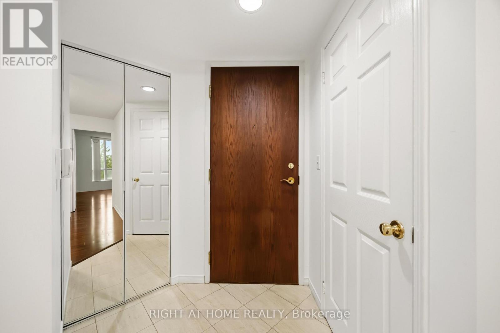 #408 8 PEMBERTON AVENUE - Image 29