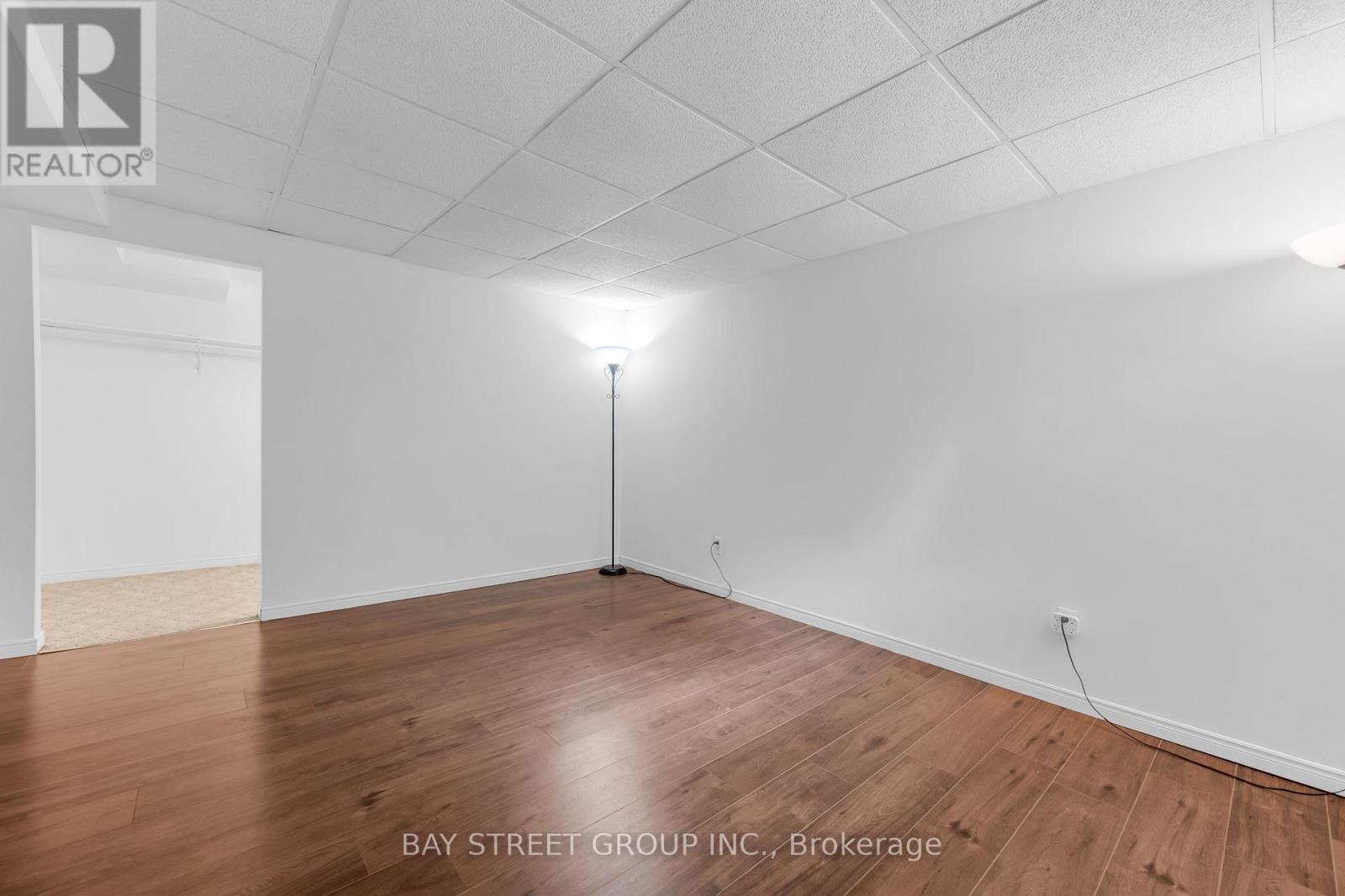 8 GLENBARR ROAD - 28