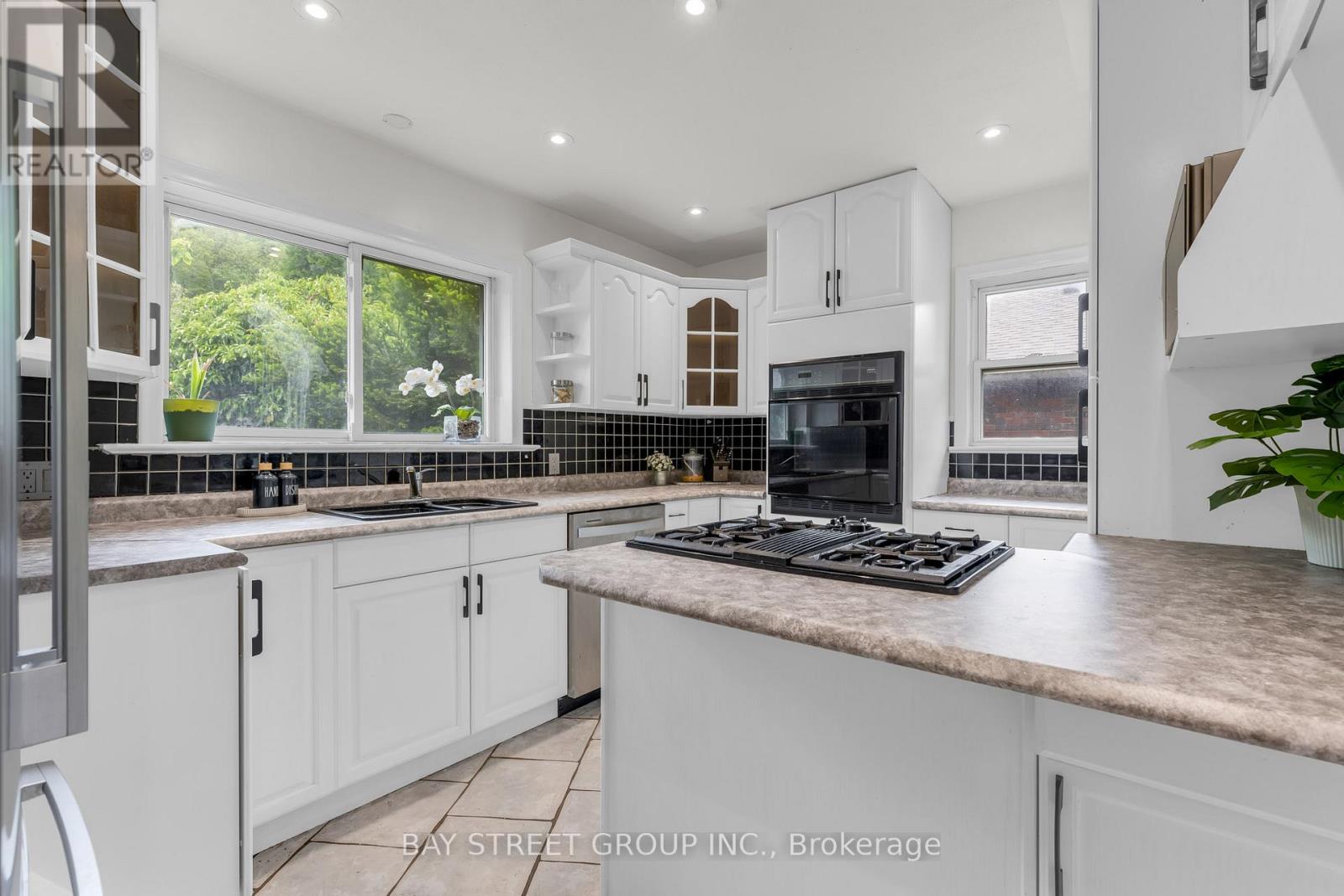 8 GLENBARR ROAD - 11