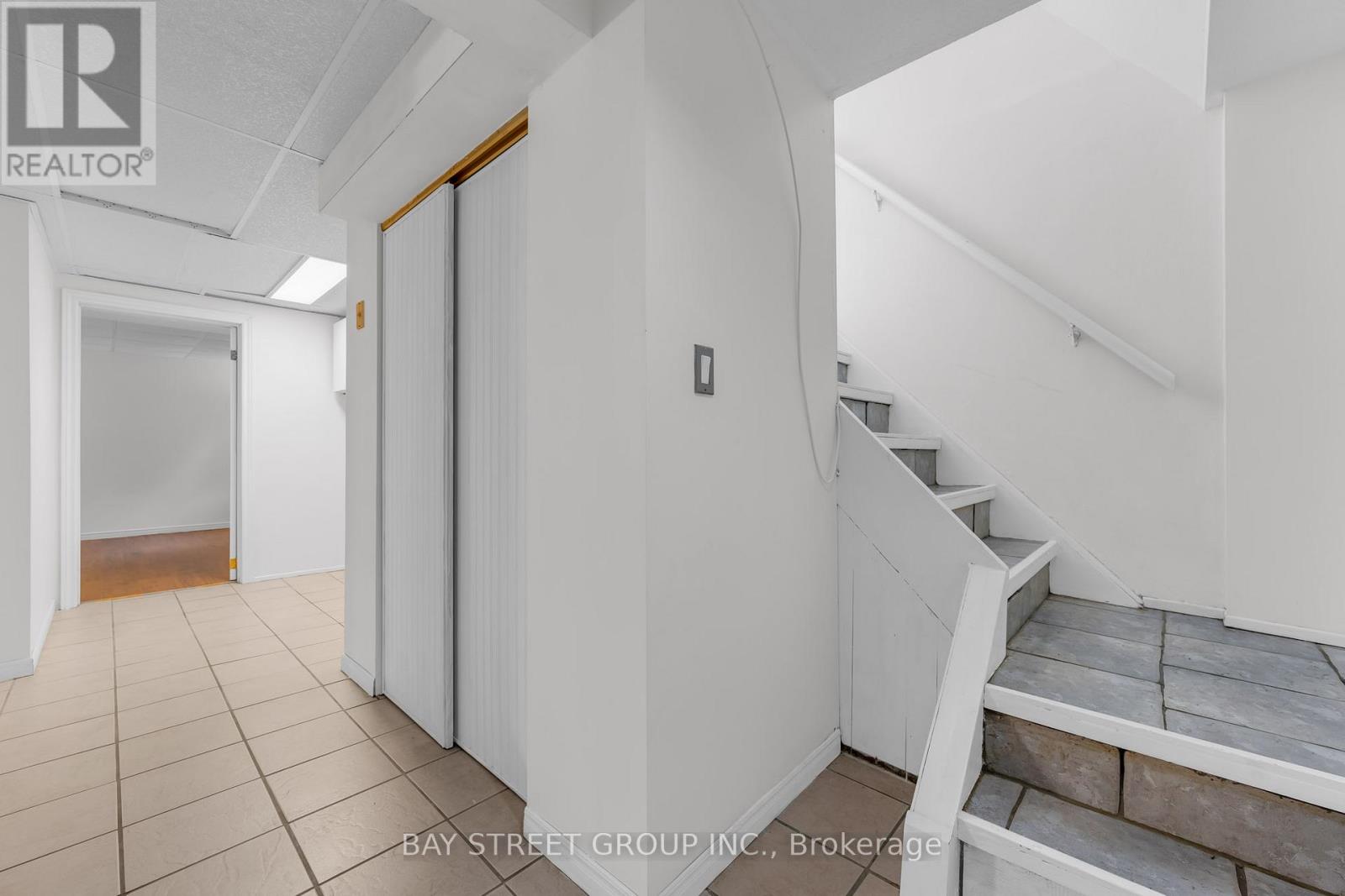 8 GLENBARR ROAD - 23