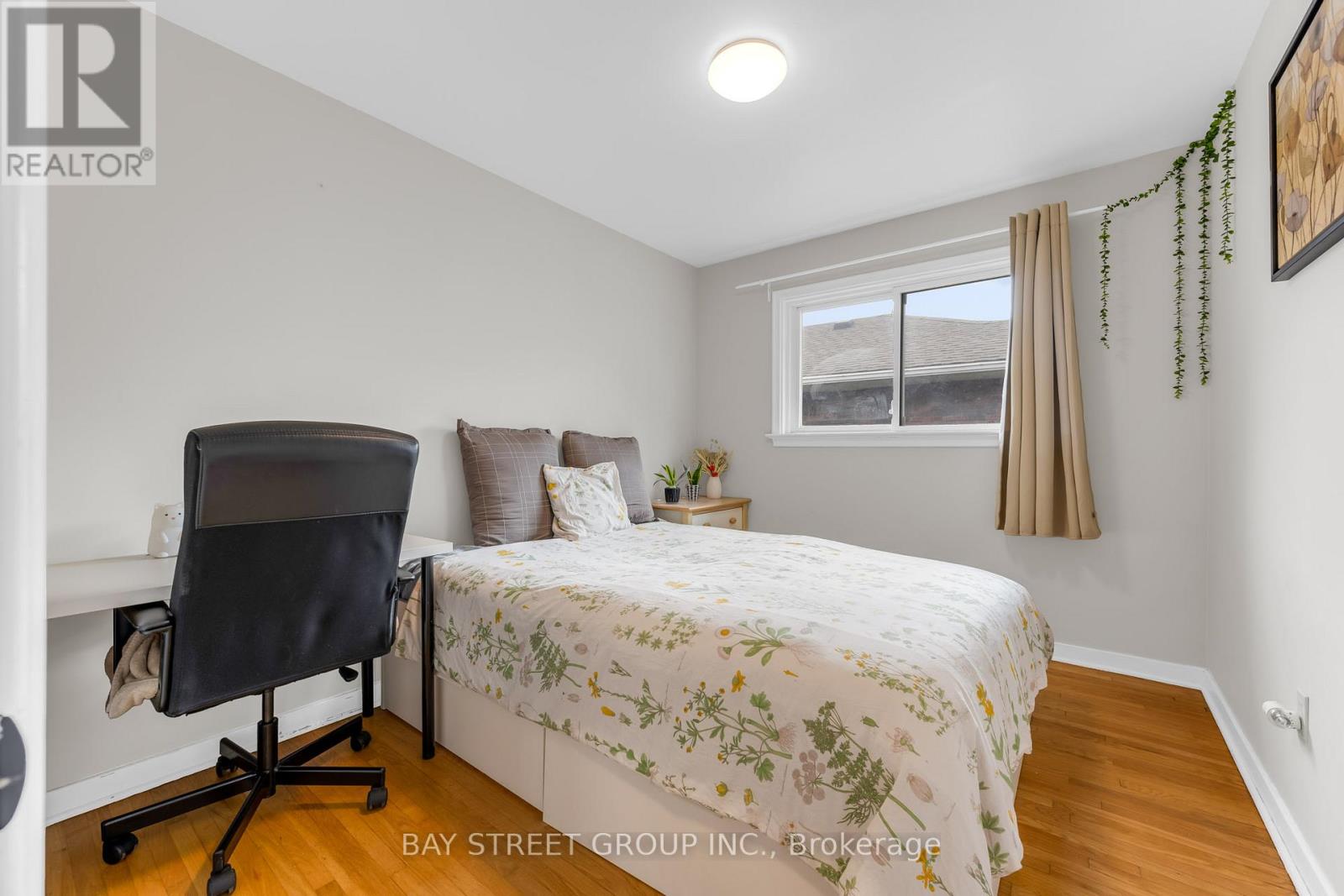 8 GLENBARR ROAD - 18