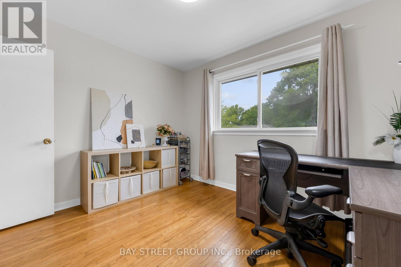 8 GLENBARR ROAD - 21