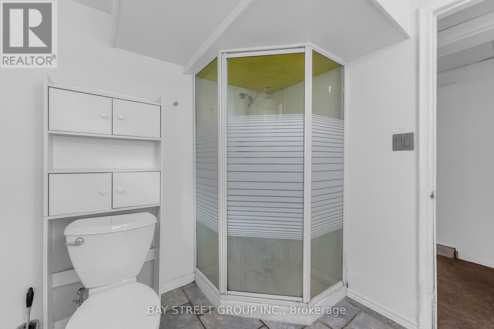 8 GLENBARR ROAD - 30
