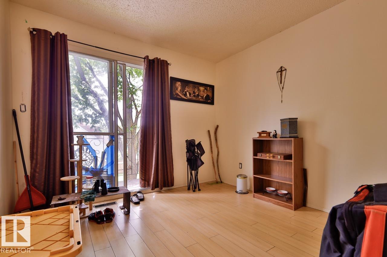 8704 8708 117 AV NW NW - 15