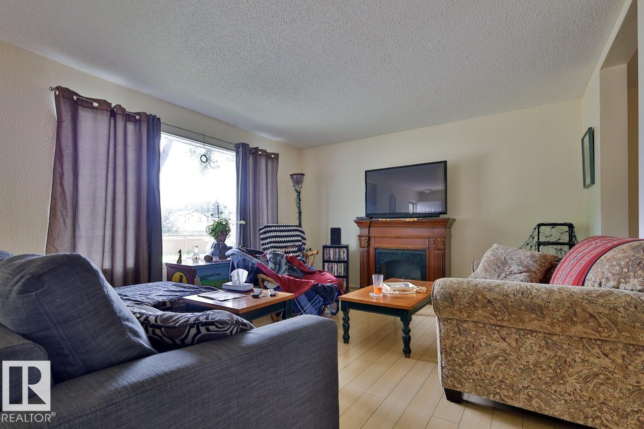 8704 8708 117 AV NW NW - 21