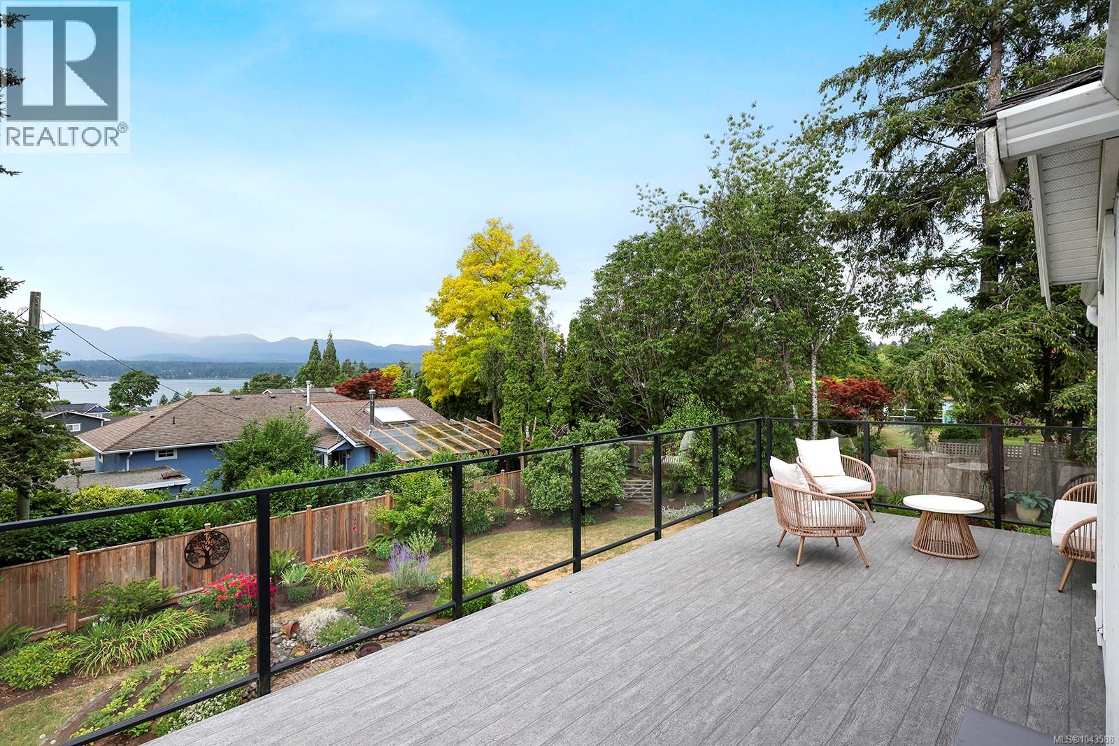 1911 Comox Ave - 7