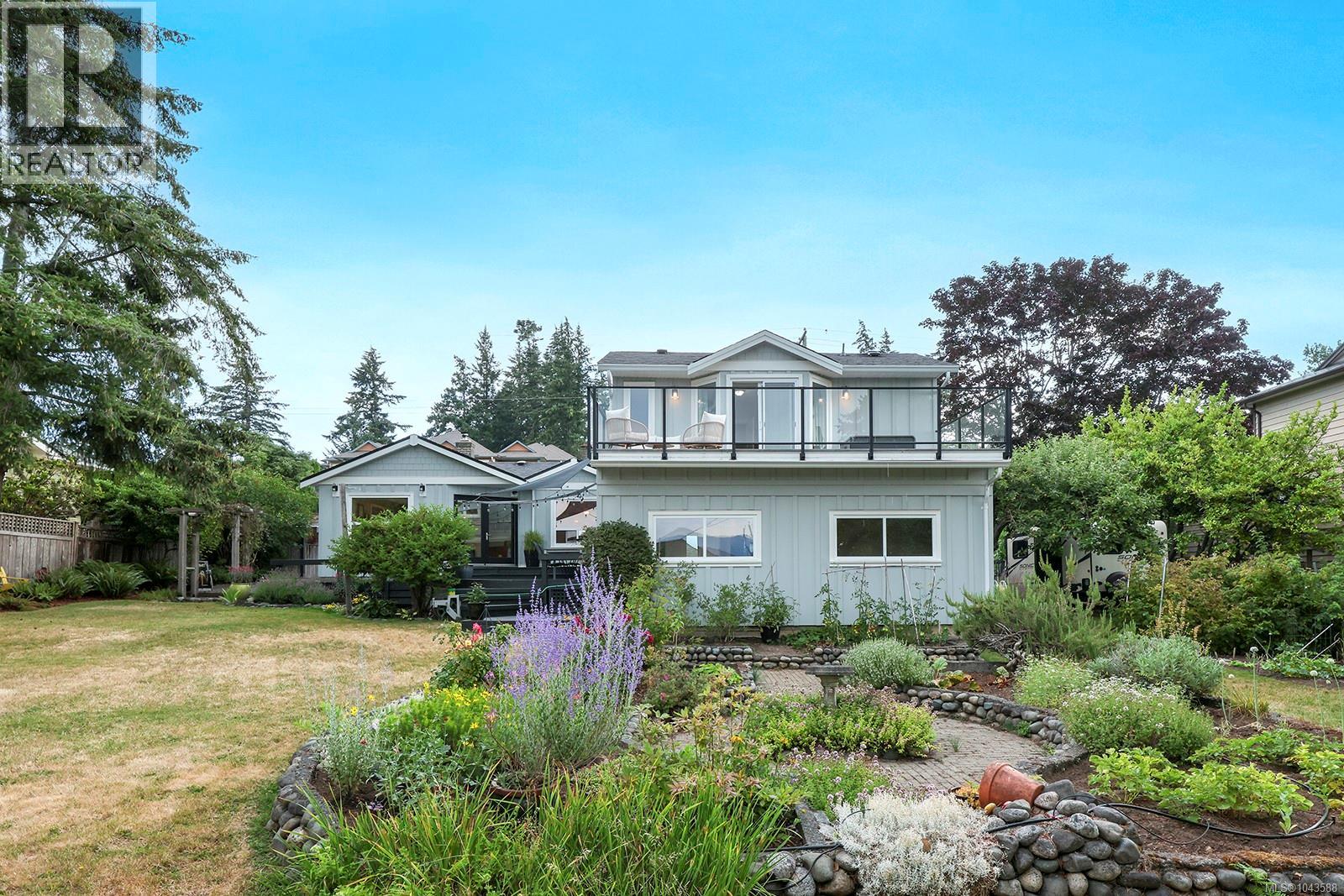 1911 Comox Ave - 44
