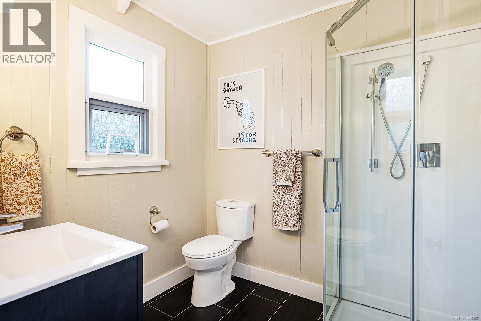 1911 Comox Ave - 24