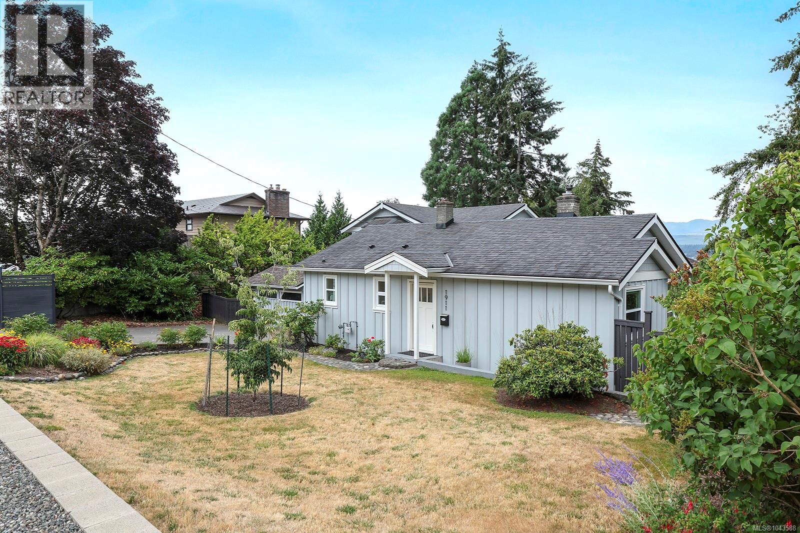 1911 Comox Ave - 2