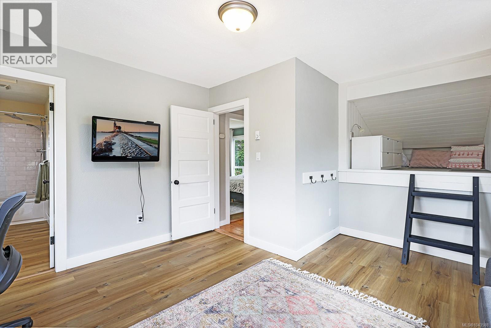 1911 Comox Ave - 41