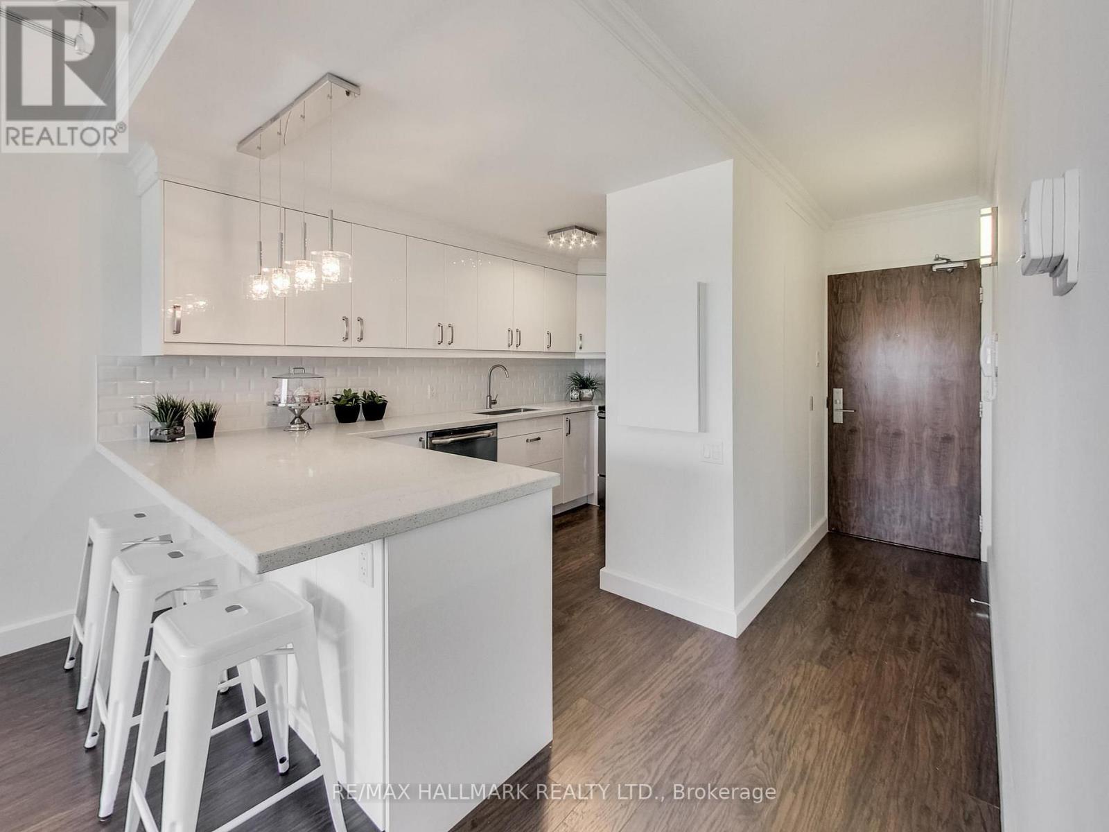 Photo of 914 Yonge Street