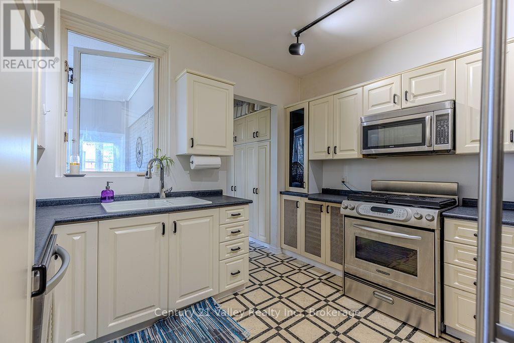 311 SUPPLE STREET - 16