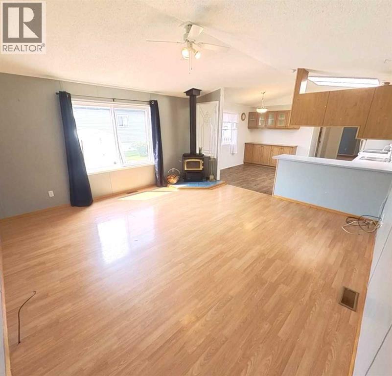 27, 5211 55 Avenue - 11