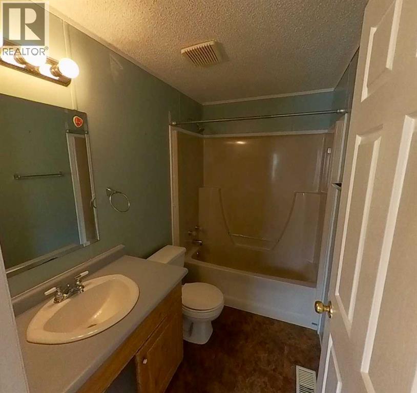 27, 5211 55 Avenue - 19