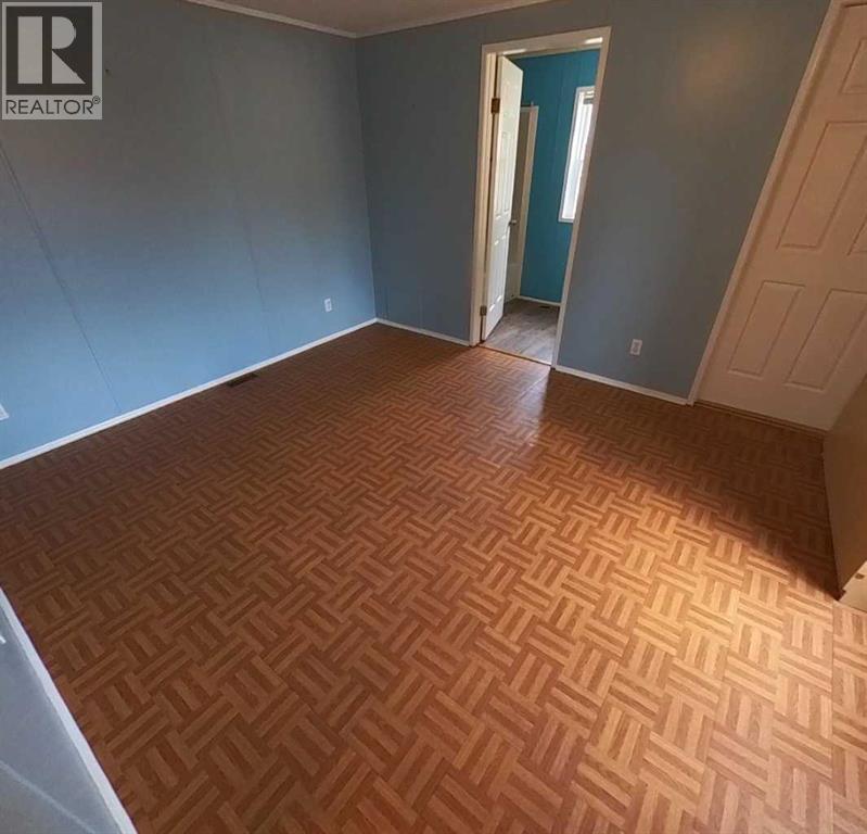 27, 5211 55 Avenue - 22